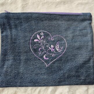 Pochette "cœur violet"