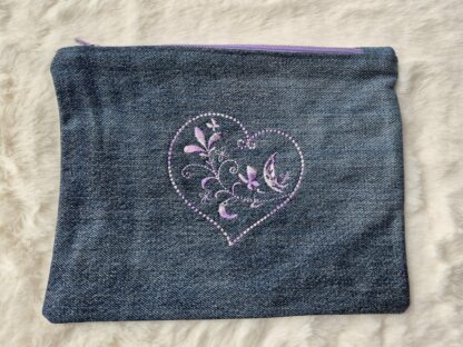 Pochette "cœur violet"