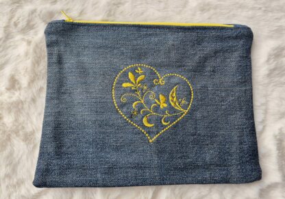 Pochette "cœur jaune"